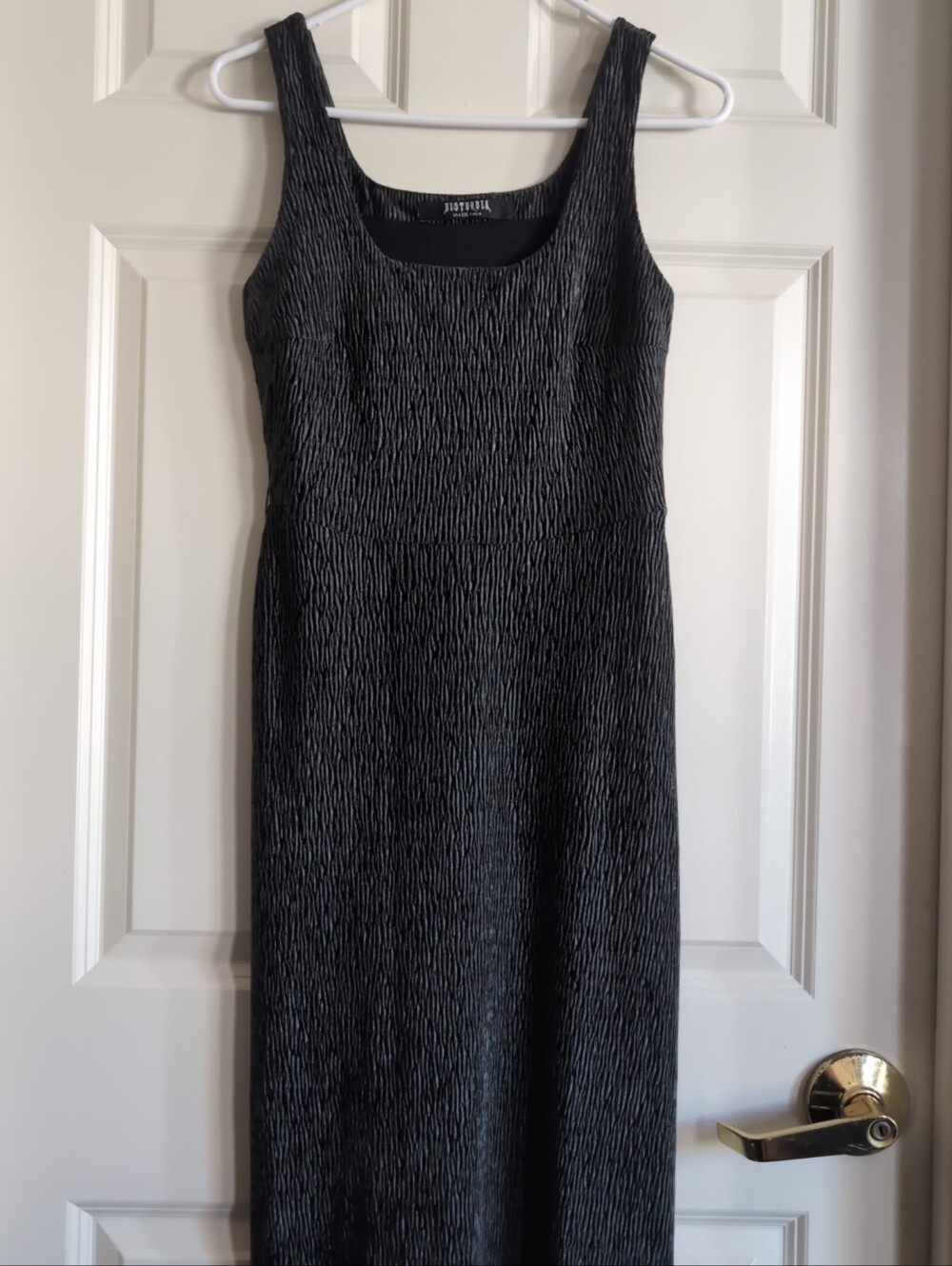Dark green Disturbia "Thekla" plisse velvet column maxi dress - Picture 2 of 9